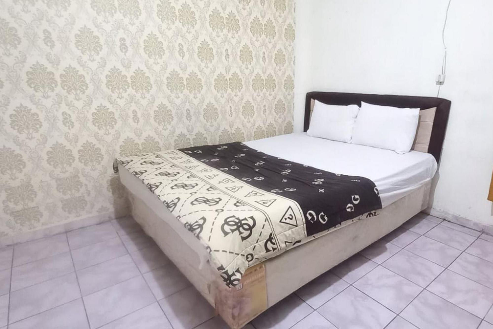 Fortuna Hotel Redpartner Near Exit Tol Paiton 外观 照片