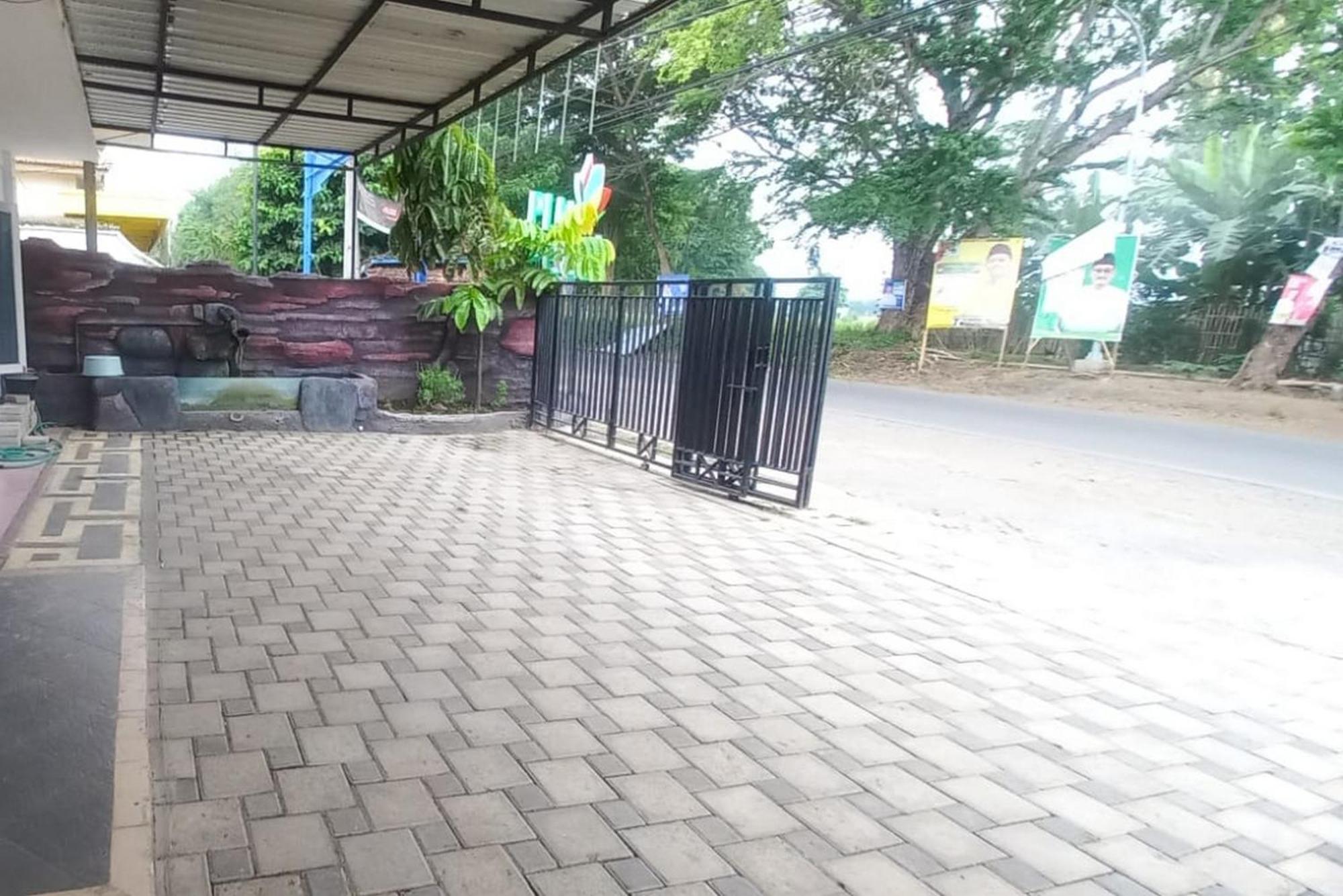 Fortuna Hotel Redpartner Near Exit Tol Paiton 外观 照片